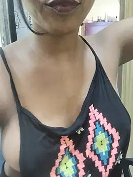 Snapshot of Simran_0011 chatting on May 26, 2026, 11:06 am Simran 0011 online show from May 26, 2026, 11:06 am