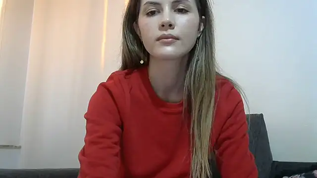 Snapshot of Erii18 chatting on December 15, 2025, 2:32 pm Erii18 online show from December 15, 2025, 2:32 pm