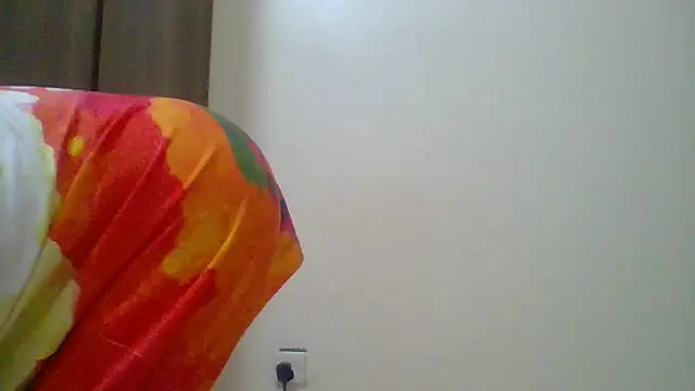 BellaStormi online show from December 3, 2025, 3:47 am