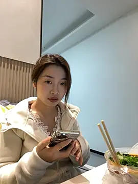 Snapshot of GYYoo chatting on November 26, 2025, 4:57 am GYYoo online show from November 26, 2025, 4:57 am