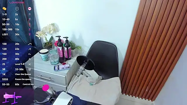 Snapshot of Latina_candy01 chatting on December 15, 2025, 7:18 pm Latina candy01 online show from December 15, 2025, 7:18 pm