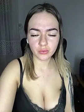 Snapshot of SoniaLav chatting on February 11, 2026, 7:30 pm SoniaLav online show from February 11, 2026, 7:30 pm