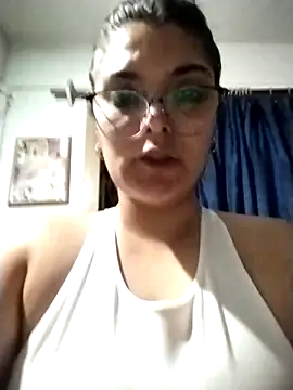 Snapshot of YouladyVidal chatting on November 24, 2025, 12:21 am YouladyVidal online show from November 24, 2025, 12:21 am