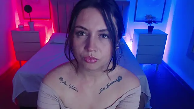 Alice Sinclair  online show from December 3, 2025, 12:14 pm