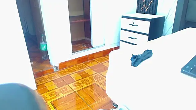 Snapshot of Hot_Latino_x chatting on January 5, 2026, 8:12 pm Hot Latino x online show from January 5, 2026, 8:12 pm