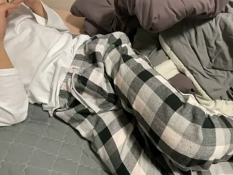   kim online show from December 3, 2025, 1:20 pm