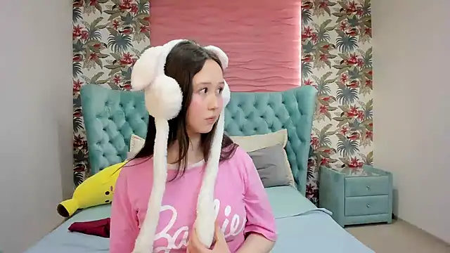 Snapshot of MonicaSway chatting on November 27, 2025, 3:47 pm MonicaSway online show from November 27, 2025, 3:47 pm