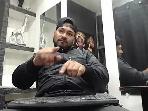 Snapshot of Liam_hairy chatting on December 16, 2025, 3:44 am Liam hairy online show from December 16, 2025, 3:44 am