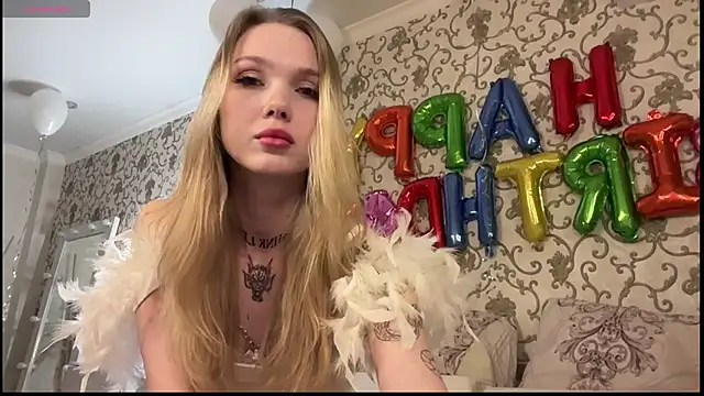 Amelly 04Sun online show from December 15, 2025, 6:23 pm