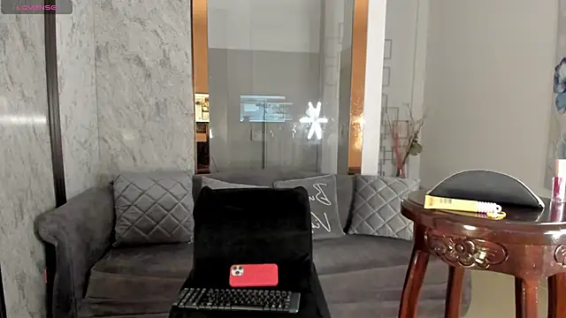 MafeArias23 online show from March 24, 2026, 9:20 pm