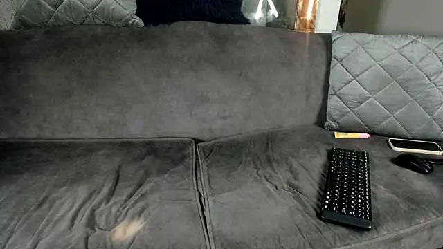 MafeArias23 online show from April 21, 2026, 10:12 pm