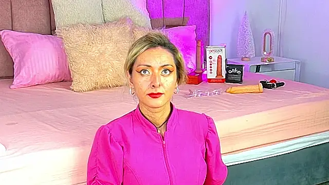 Lunitaa Diva online show from December 19, 2025, 2:57 pm