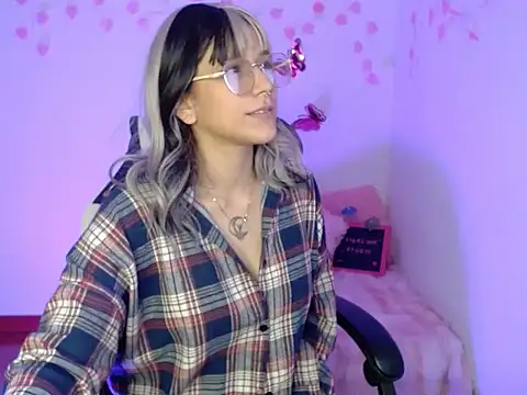 venus 222 online show from December 4, 2025, 3:38 am