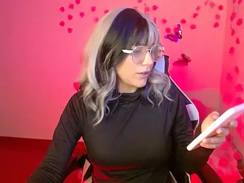 venus 222 online show from December 15, 2025, 3:33 am