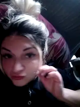 CharleyCream online show from December 17, 2025, 11:05 am