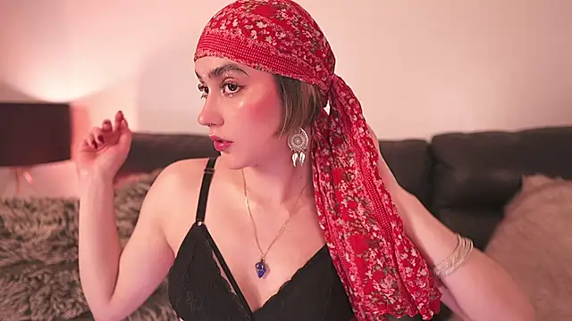 Mackenzie Lia online show from December 4, 2025, 7:55 pm