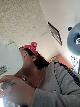 Snapshot of Venus_22 chatting on December 15, 2025, 3:38 pm Venus 22 online show from December 15, 2025, 3:38 pm