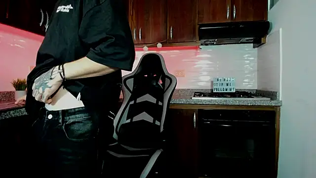 eren jeager online show from February 4, 2026, 2:17 am