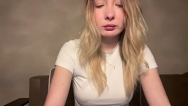 Snapshot of keeendall chatting on December 15, 2025, 8:57 pm keeendall online show from December 15, 2025, 8:57 pm