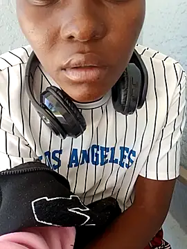 Snapshot of VirginPrincess06 chatting on December 20, 2025, 10:22 am VirginPrincess06 online show from December 20, 2025, 10:22 am