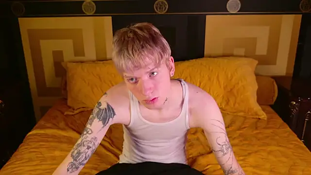 Snapshot of TRAVIS_CLAS chatting on December 1, 2025, 8:14 pm TRAVIS CLAS online show from December 1, 2025, 8:14 pm