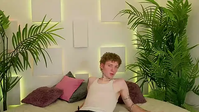 Snapshot of TRAVIS_CLAS chatting on December 13, 2025, 8:47 pm TRAVIS CLAS online show from December 13, 2025, 8:47 pm