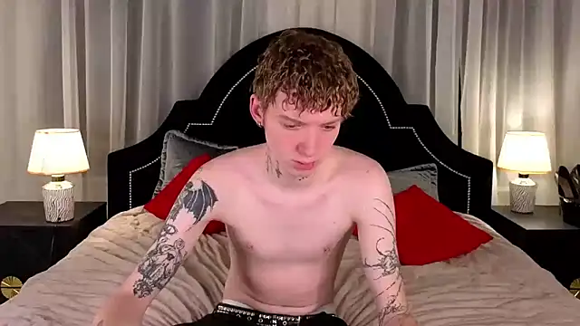 Snapshot of TRAVIS_CLAS chatting on December 15, 2025, 8:35 pm TRAVIS CLAS online show from December 15, 2025, 8:35 pm