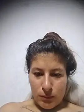 Snapshot of AnaMaria-12 chatting on December 16, 2025, 10:15 pm AnaMaria-12 online show from December 16, 2025, 10:15 pm