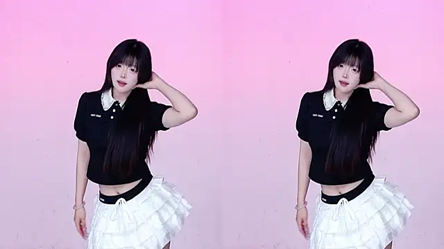 CM---002 online show from March 25, 2026, 1:44 am