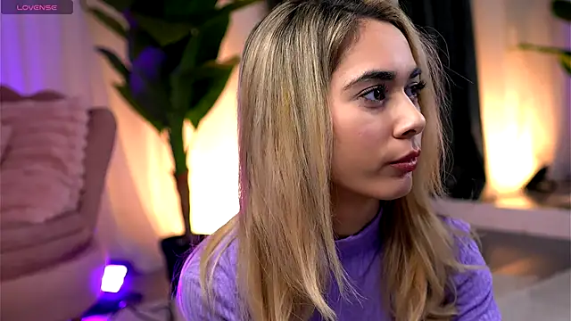 AishleyBee online show from January 5, 2026, 5:27 pm