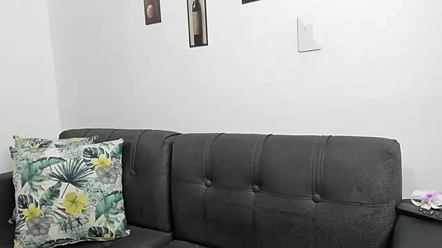 Snapshot of Violeta_Gracee chatting on November 24, 2025, 11:37 pm Violeta Gracee online show from November 24, 2025, 11:37 pm