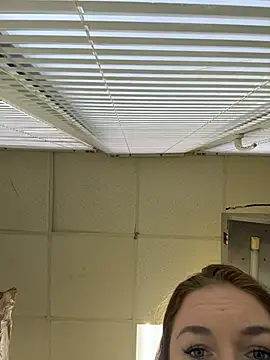 Snapshot of VaryaRose chatting on December 1, 2025, 2:27 am VaryaRose online show from December 1, 2025, 2:27 am