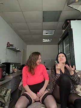 Snapshot of VaryaRose chatting on December 14, 2025, 7:36 am VaryaRose online show from December 14, 2025, 7:36 am