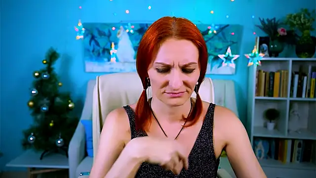 Snapshot of DianaTorrens chatting on December 16, 2025, 12:54 pm DianaTorrens online show from December 16, 2025, 12:54 pm