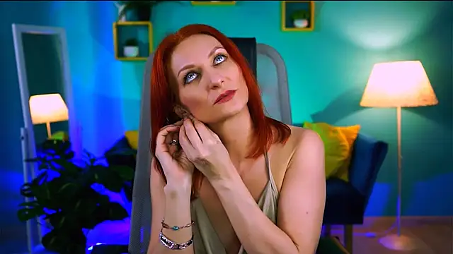 Snapshot of DianaTorrens chatting on February 10, 2026, 8:07 am DianaTorrens online show from February 10, 2026, 8:07 am