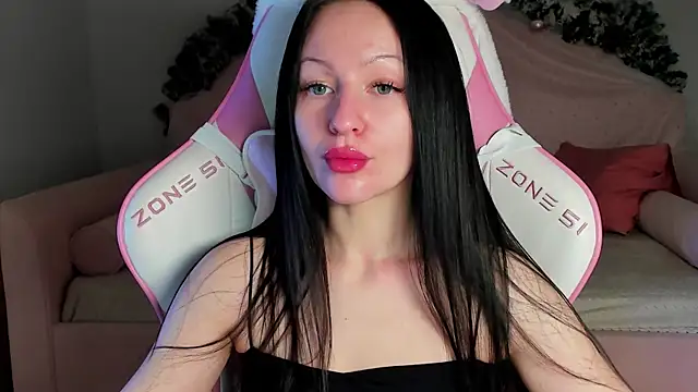 Snapshot of NaomiBlakes chatting on December 18, 2025, 5:24 am NaomiBlakes online show from December 18, 2025, 5:24 am