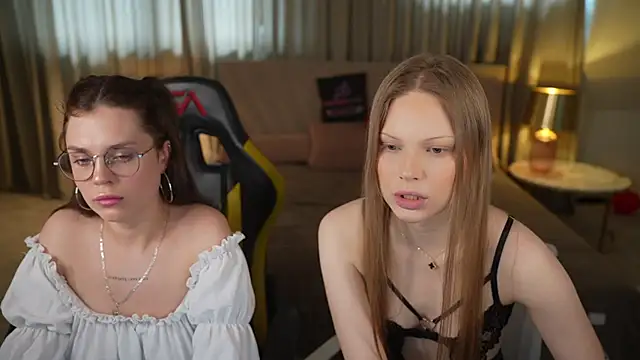 Snapshot of Charlotte_Dreams chatting on April 30, 2026, 11:27 am Charlotte Dreams online show from April 30, 2026, 11:27 am