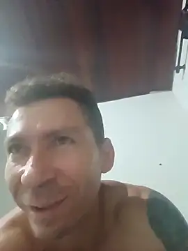 RobertoLuiz84 online show from January 7, 2026, 10:01 pm