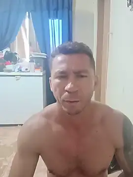Snapshot of RobertoLuiz84 chatting on June 9, 2026, 7:58 pm RobertoLuiz84 online show from June 9, 2026, 7:58 pm