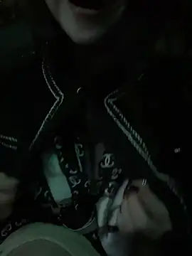 Snapshot of Queen-of-Love chatting on January 13, 2026, 9:20 pm Queen-of-Love online show from January 13, 2026, 9:20 pm