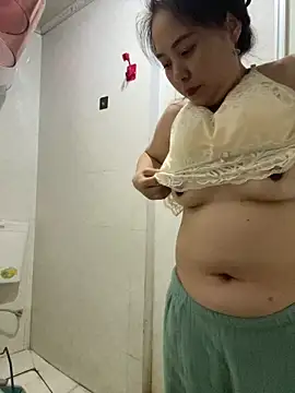 Snapshot of tianwei2567 chatting on November 26, 2025, 2:18 pm tianwei2567 online show from November 26, 2025, 2:18 pm