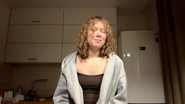 Snapshot of ElfriedaZwack chatting on December 2, 2025, 12:43 pm ElfriedaZwack online show from December 2, 2025, 12:43 pm