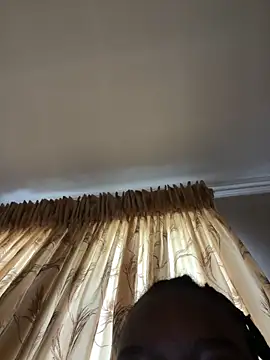 Lyana silver21 online show from December 17, 2025, 7:25 am