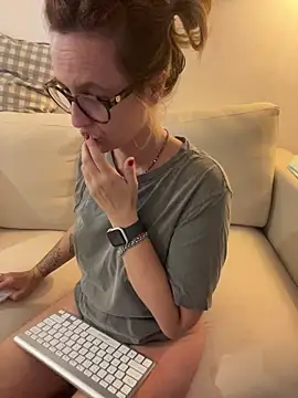 KnotBabe online show from February 25, 2026, 4:11 am