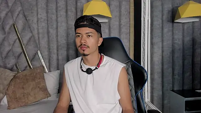 Snapshot of NicolaiKarav chatting on December 2, 2025, 11:15 am NicolaiKarav online show from December 2, 2025, 11:15 am