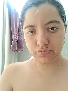 Chaparrita13 online show from December 16, 2025, 6:02 pm