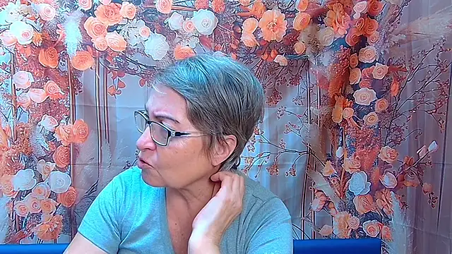 Snapshot of OlgaLuck chatting on December 5, 2025, 7:28 am OlgaLuck online show from December 5, 2025, 7:28 am