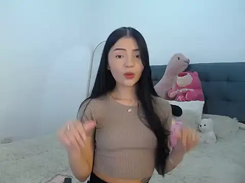 Snapshot of EmiilyCherry chatting on December 17, 2025, 7:53 pm EmiilyCherry online show from December 17, 2025, 7:53 pm