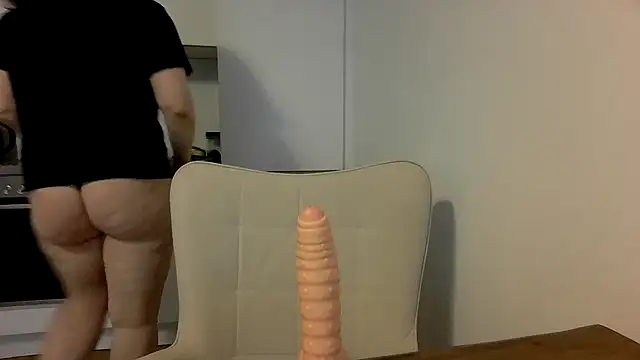 Snapshot of ada_in_europe chatting on November 28, 2025, 1:25 pm ada in europe online show from November 28, 2025, 1:25 pm