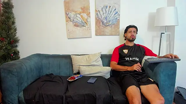 heteros curious online show from March 19, 2026, 11:53 pm